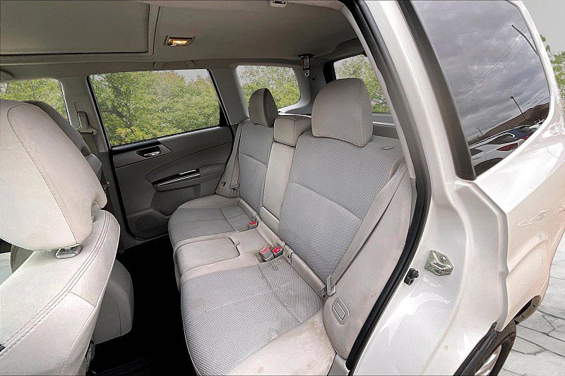 Used 2012 Subaru Forester 2.5X Premium w/ All-Weather Pkg image 19