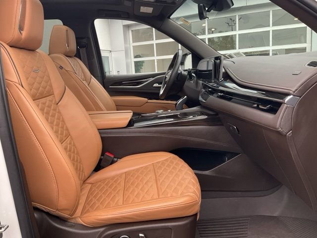 Used 2024 Cadillac Escalade Sport w/ LPO, ONYX Package AWD/4WD image 19