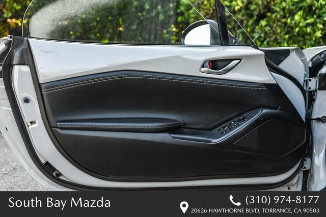 Certified 2025 MAZDA MX-5 Miata Club RWD image 20
