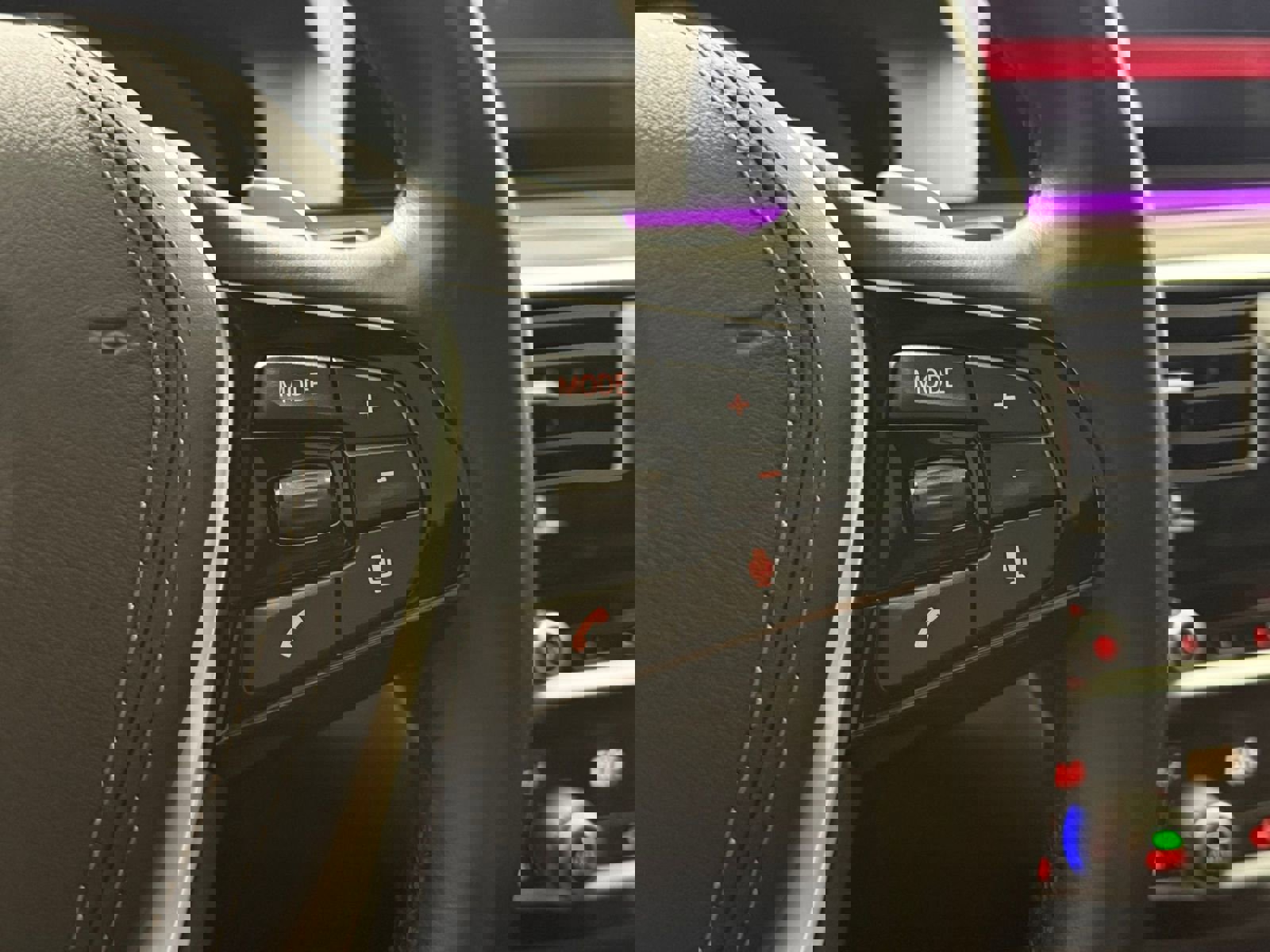 Used 2019 BMW 530e iPerformance w/ Convenience Package image 25