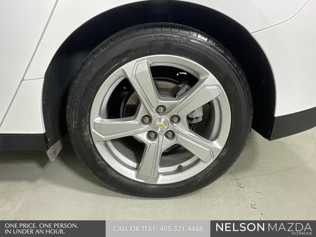 Used 2018 Chevrolet Volt LT w/ Comfort Package FWD image 10