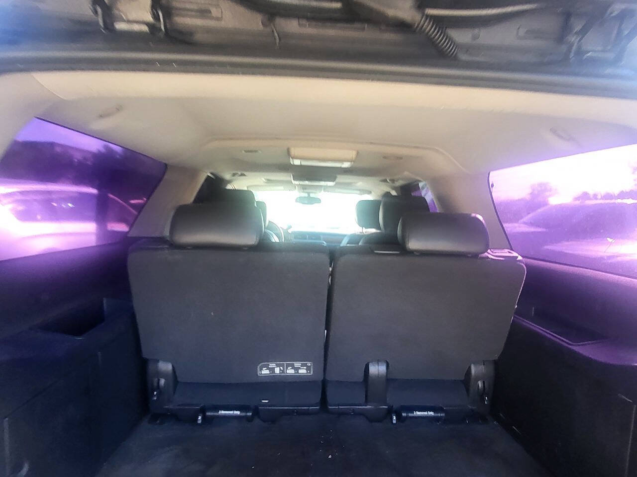 Used 2012 Chevrolet Suburban LT RWD image 23
