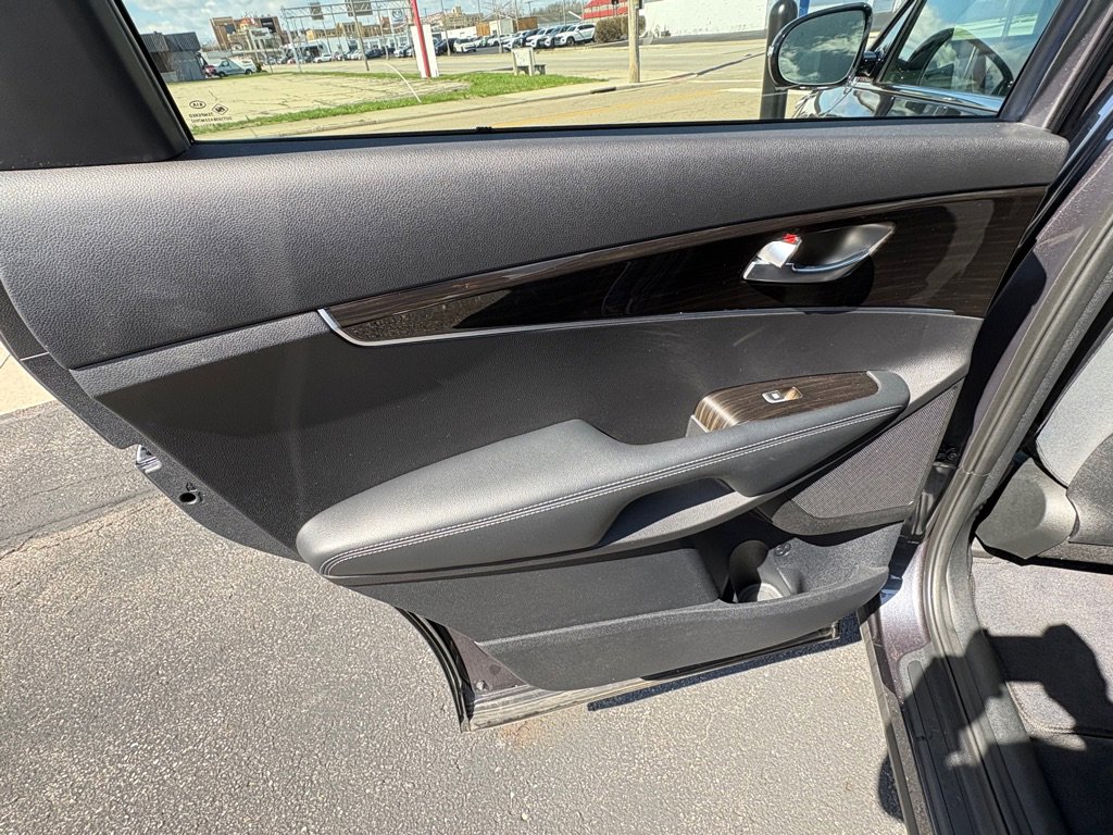 Used 2019 Kia Sorento LX w/ LX Convenience Package image 12