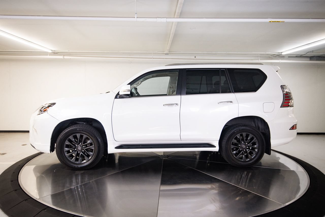 Used 2021 Lexus GX 460 Premium w/ Premium Package AWD/4WD image 2