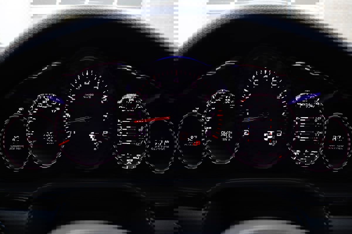 Used 2022 Porsche Cayenne Platinum Edition image 16