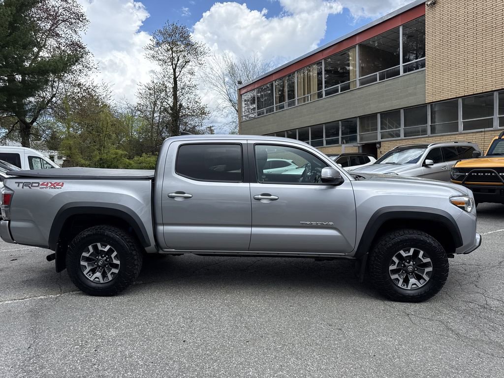 Used 2020 Toyota Tacoma TRD Off-Road w/ Technology Package AWD/4WD image 3