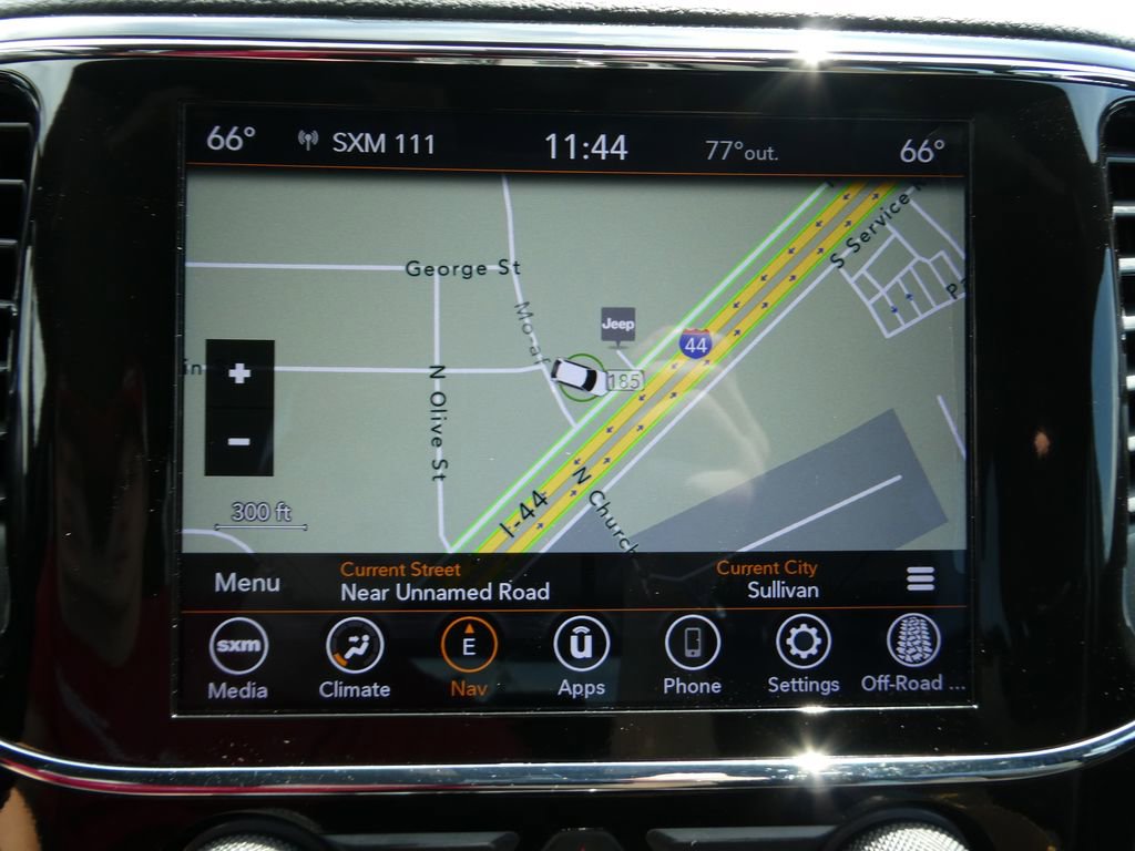 Used 2022 Jeep Grand Cherokee Laredo E AWD/4WD image 30