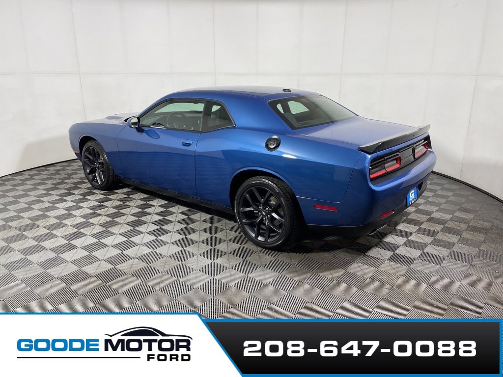 Used 2023 Dodge Challenger SXT w/ Blacktop Package image 5