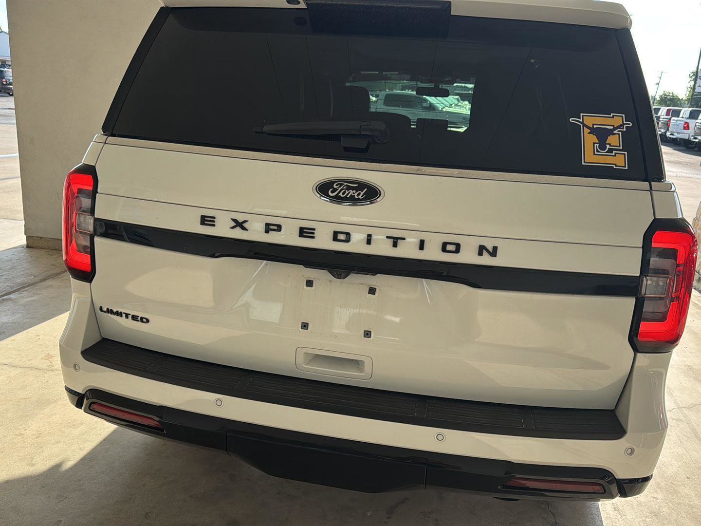 Used 2023 Ford Expedition Limited RWD image 11