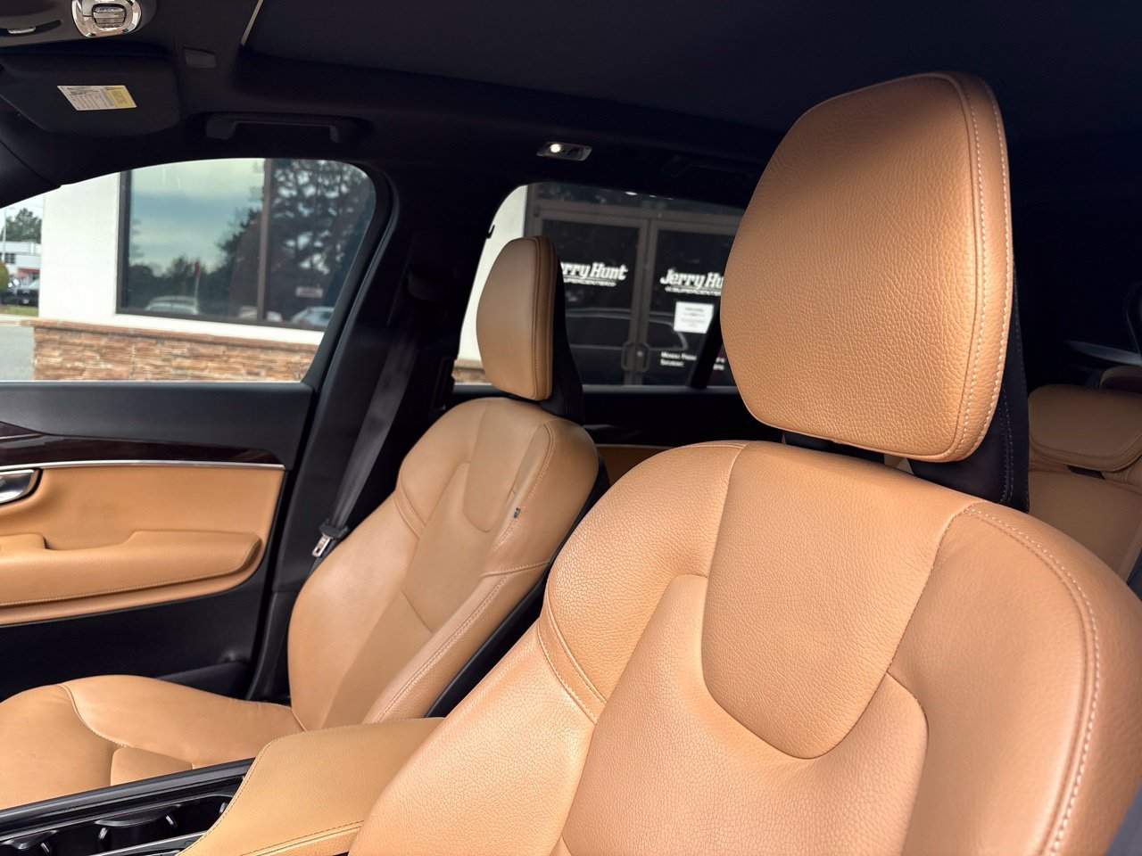 Used 2019 Volvo XC90 T6 Momentum AWD/4WD image 3