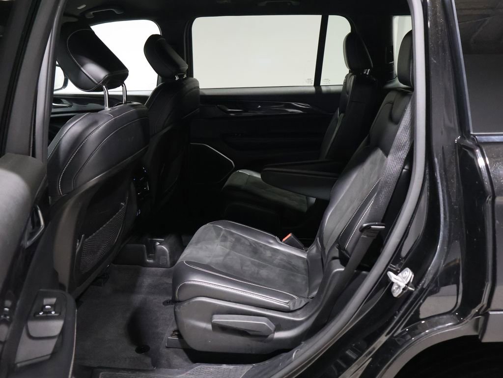 Used 2021 Jeep Grand Cherokee L Laredo image 18