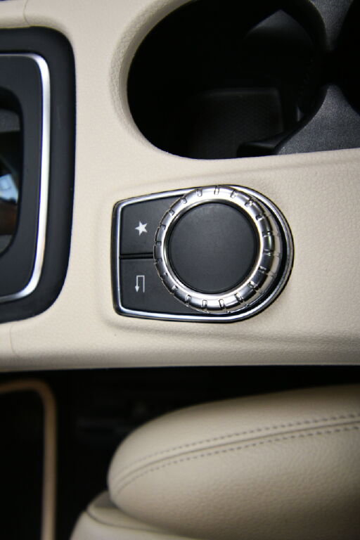 Used 2018 Mercedes-Benz GLA 250 4MATIC image 19