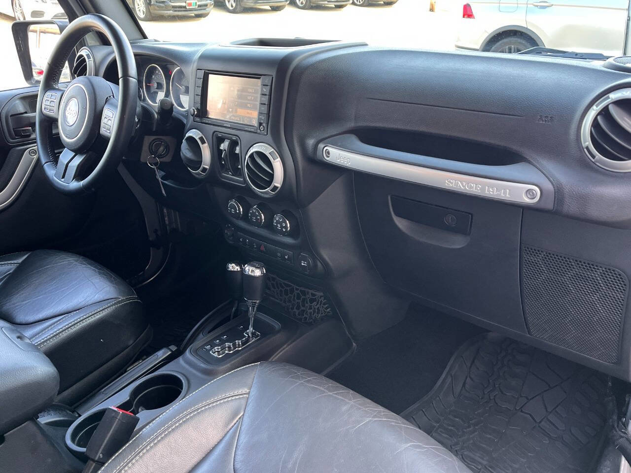 Used 2015 Jeep Wrangler Unlimited Sahara w/ Dual Top Group image 22