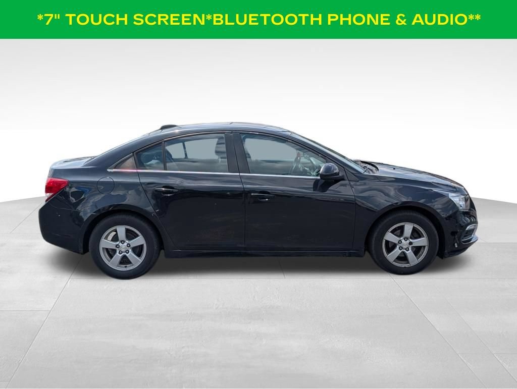 Used 2016 Chevrolet Cruze LT w/ Technology Package FWD image 4
