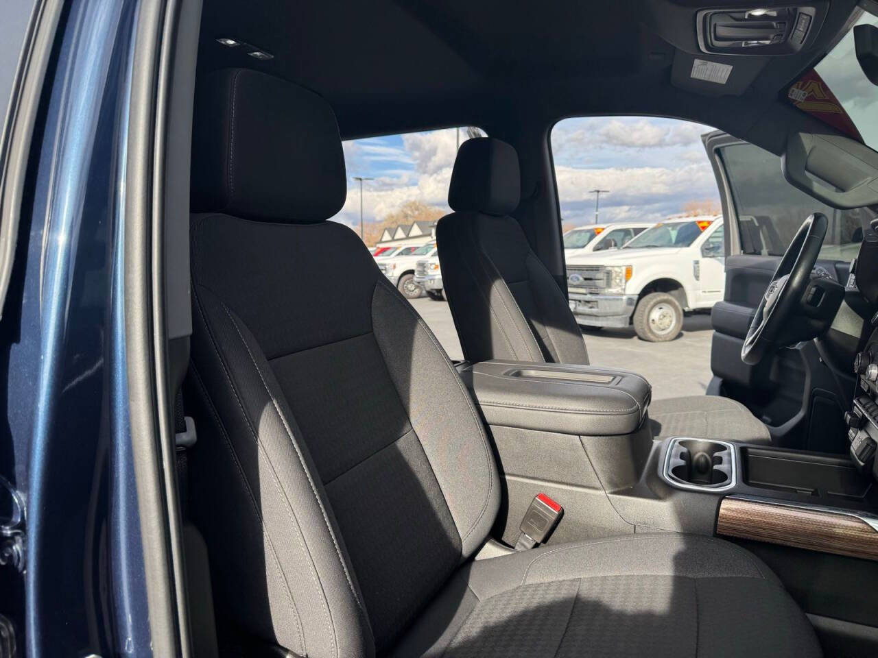 Used 2021 Chevrolet Silverado 1500 LT Trail Boss w/ LPO, Dark Essentials Package image 32