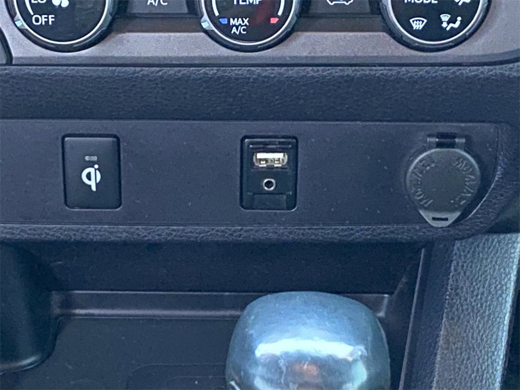 Certified 2017 Toyota Tacoma TRD Off-Road image 30