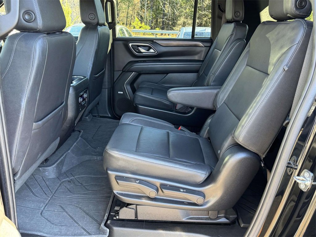 Used 2023 Chevrolet Suburban Z71 w/ Luxury Package image 17