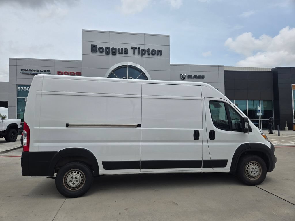 Used 2025 RAM ProMaster 2500 w/ Convenience Group FWD image 2