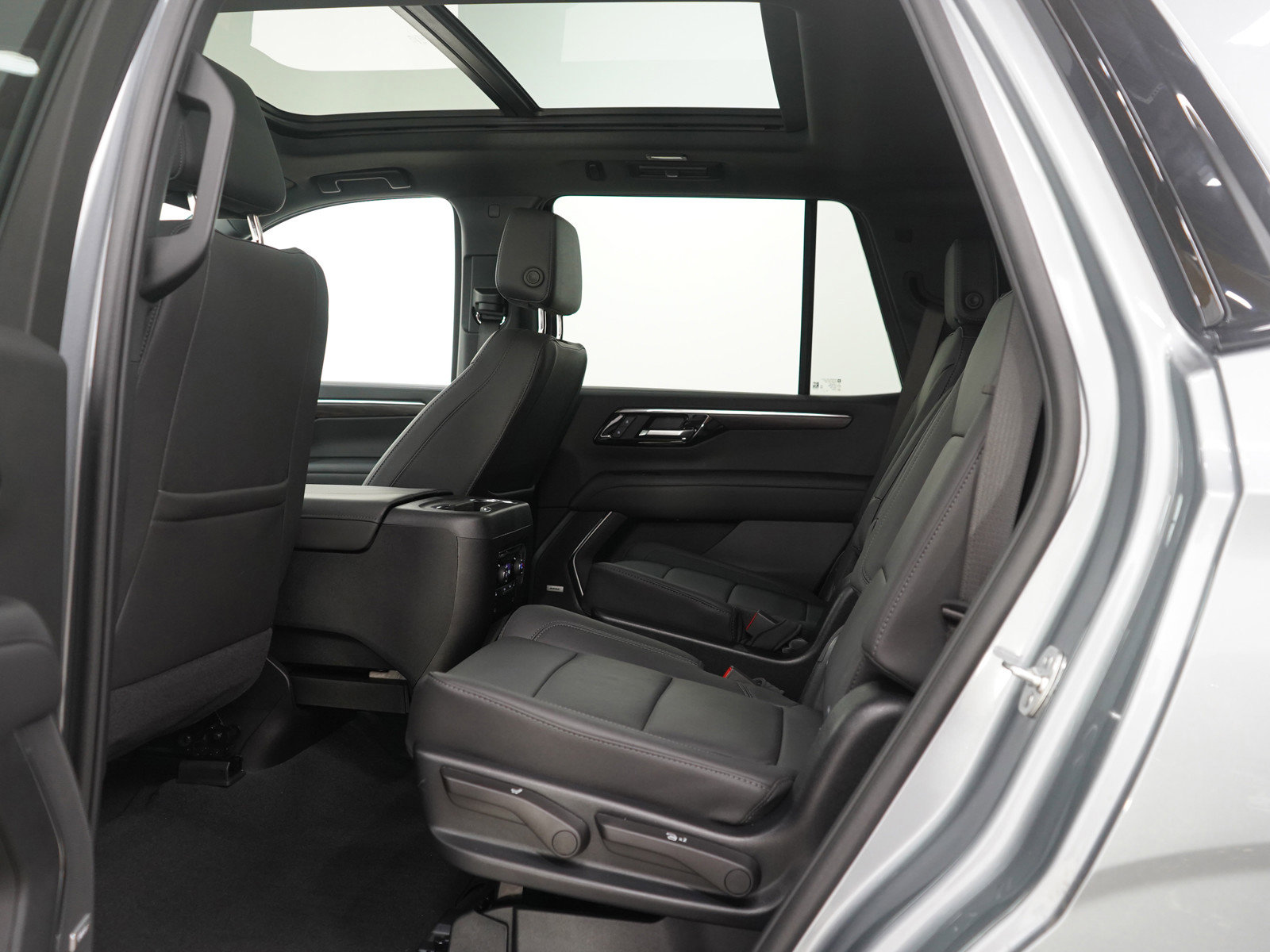 Used 2025 Chevrolet Tahoe Z71 w/ Z71 Off-Road Package image 20