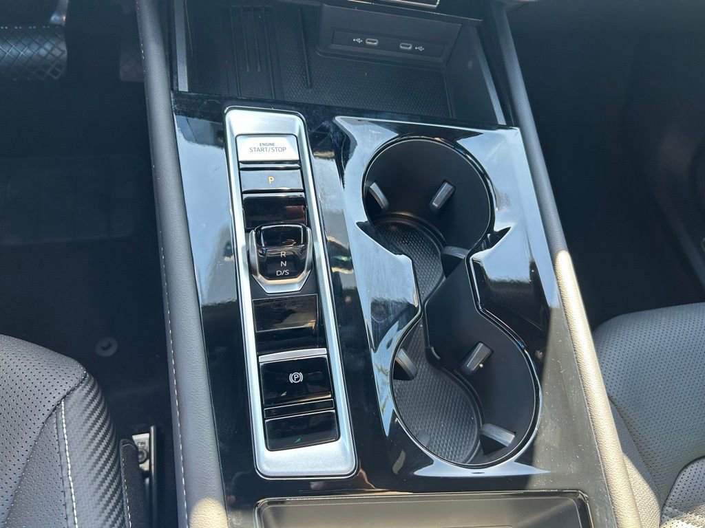 Used 2025 Volkswagen Atlas Cross Sport SE w/ Panoramic Sunroof Package image 54