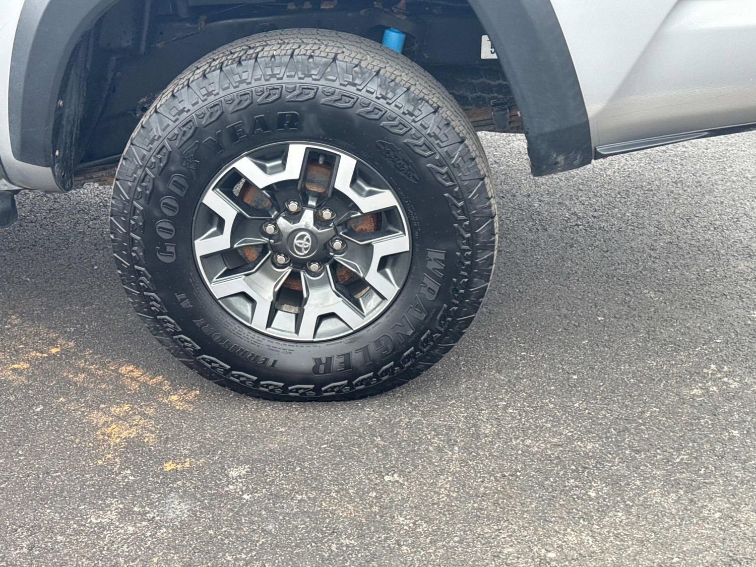 Used 2021 Toyota Tacoma TRD Off-Road w/ Technology Package image 11