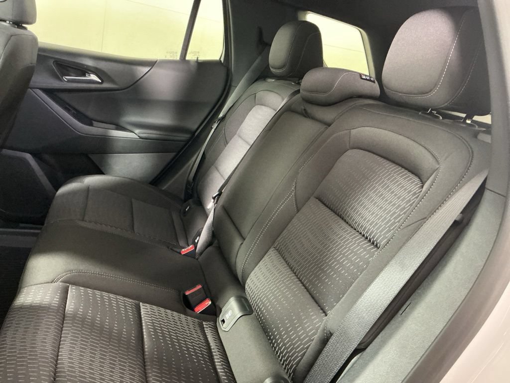 New 2027 Chevrolet Equinox LT w/ Safety and Technology Package AWD/4WD image 6