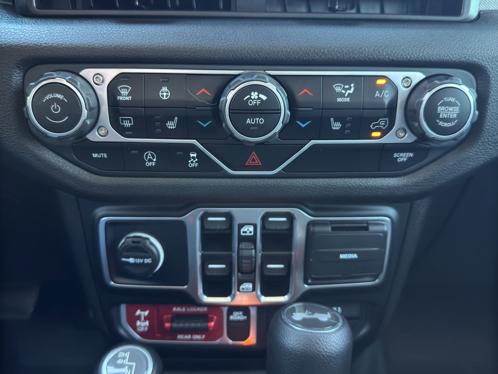 Certified 2025 Jeep Wrangler Unlimited Sport image 24