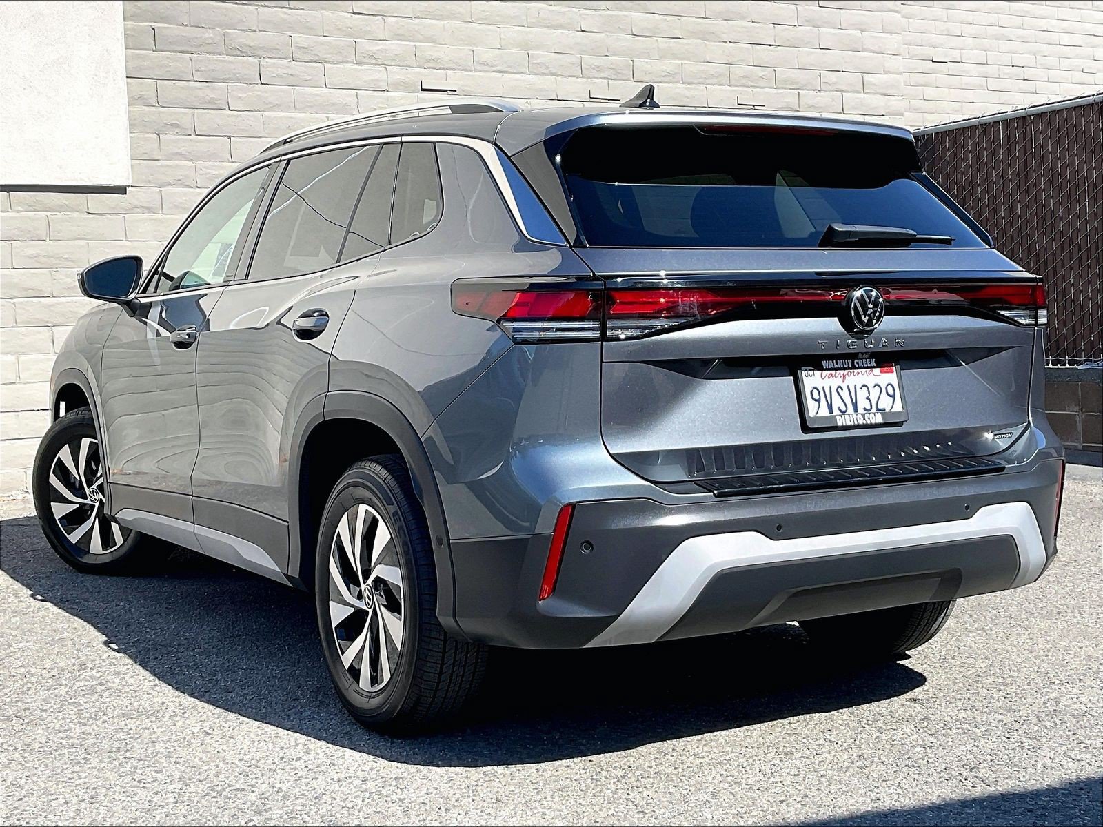 Certified 2025 Volkswagen Tiguan S AWD/4WD image 9