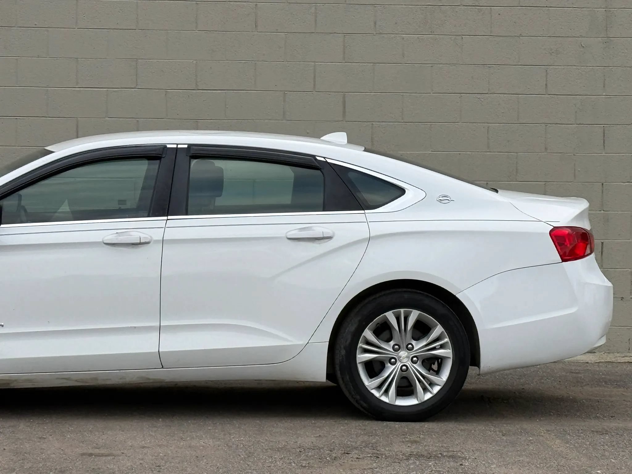 Used 2014 Chevrolet Impala LT FWD image 4
