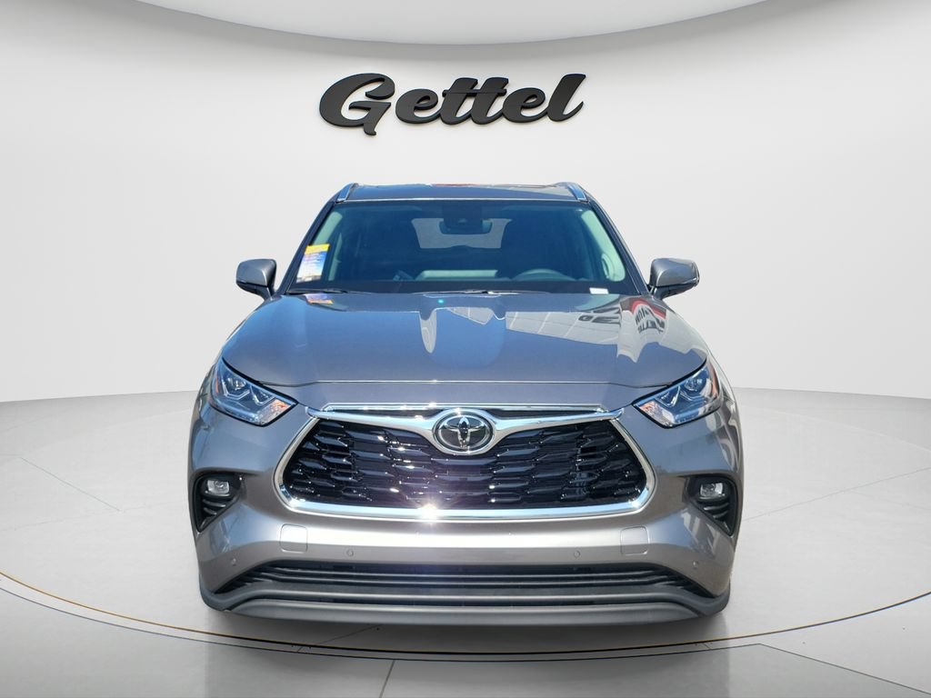 New 2026 Toyota Highlander Limited AWD/4WD image 2
