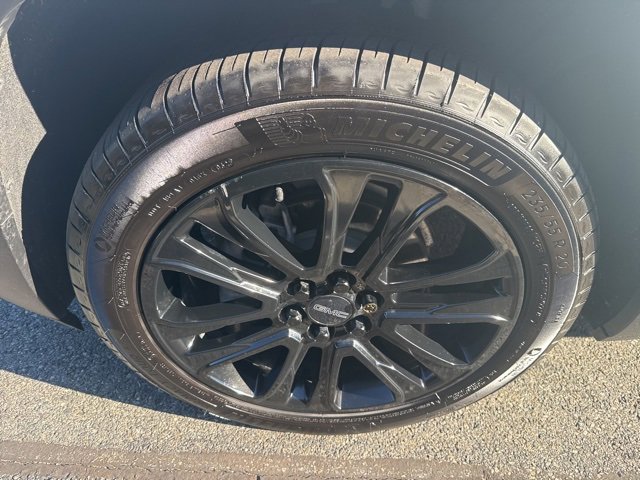 Used 2023 GMC Acadia SLT w/ Elevation Edition image 5