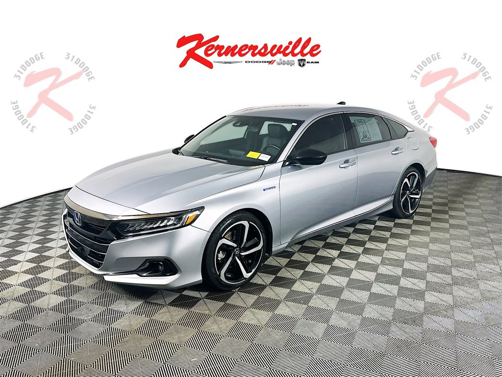 Used 2022 Honda Accord Sport image 3