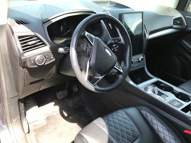 Used 2024 Ford Edge Titanium AWD/4WD image 3