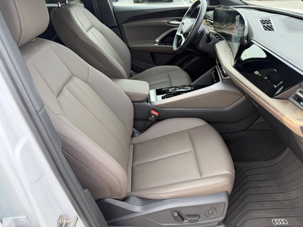 Certified 2025 Audi Q5 Premium w/ Convenience Package AWD/4WD image 15