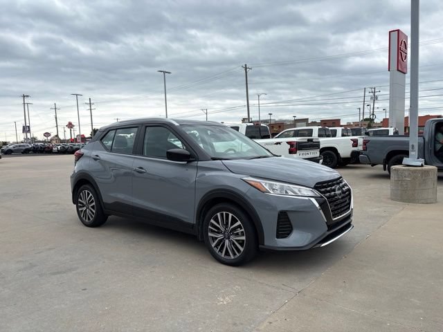 Used 2024 Nissan Kicks SV FWD image 2