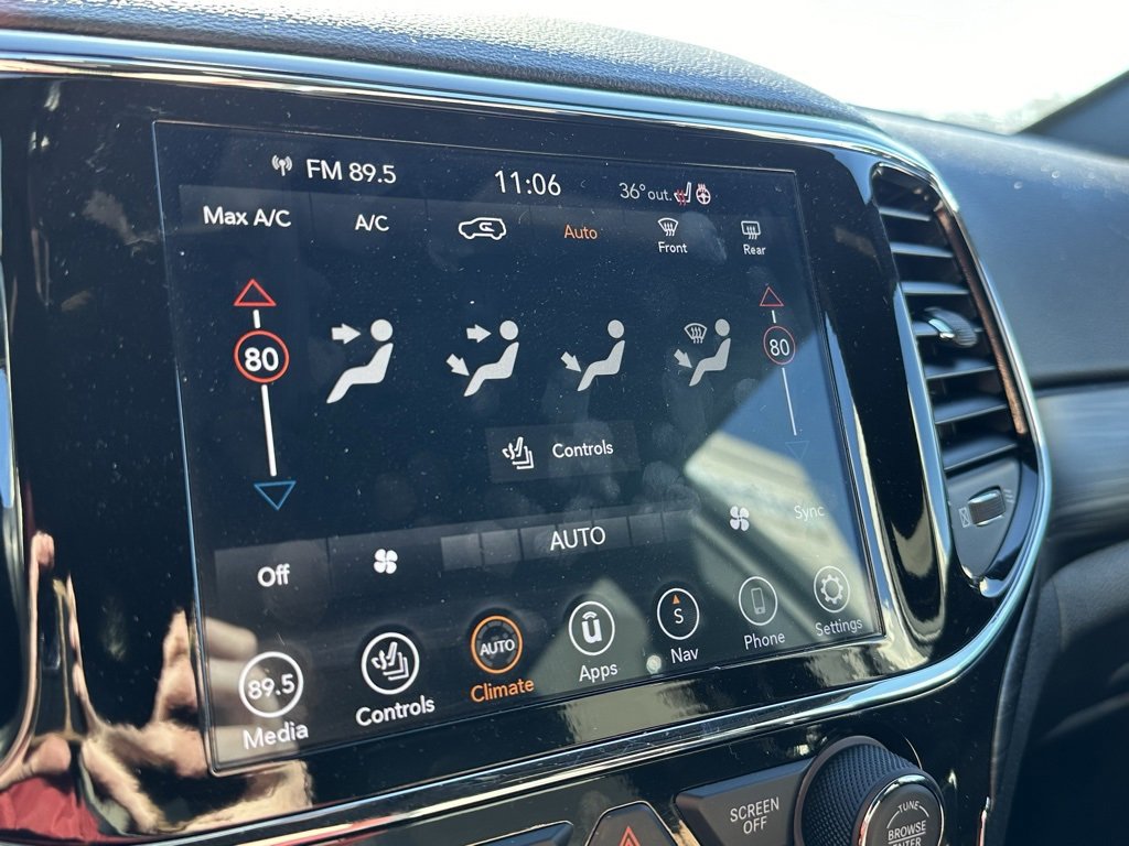 Used 2022 Jeep Grand Cherokee Laredo X image 31