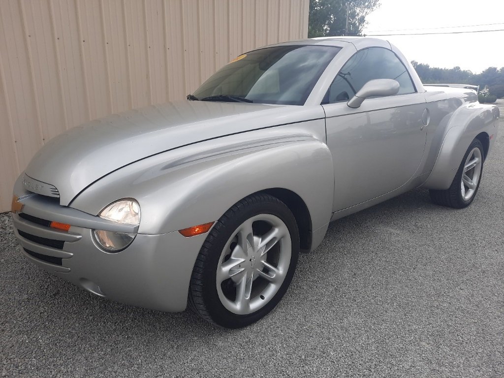 Used 2004 Chevrolet SSR w/ Preferred Equipment Group image 13