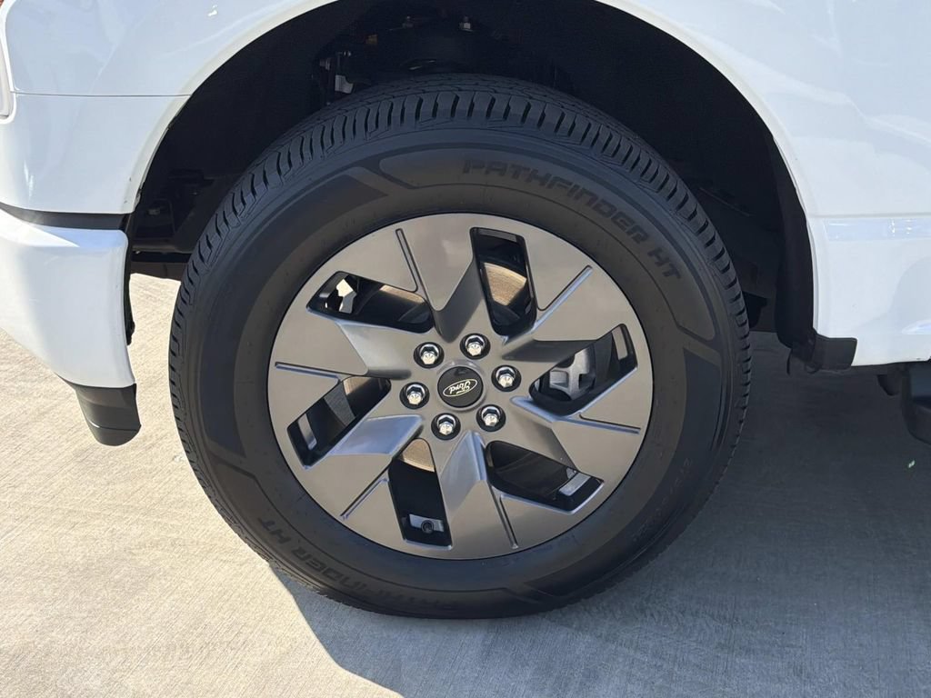 Used 2024 Ford F150 Lightning Flash AWD/4WD image 8