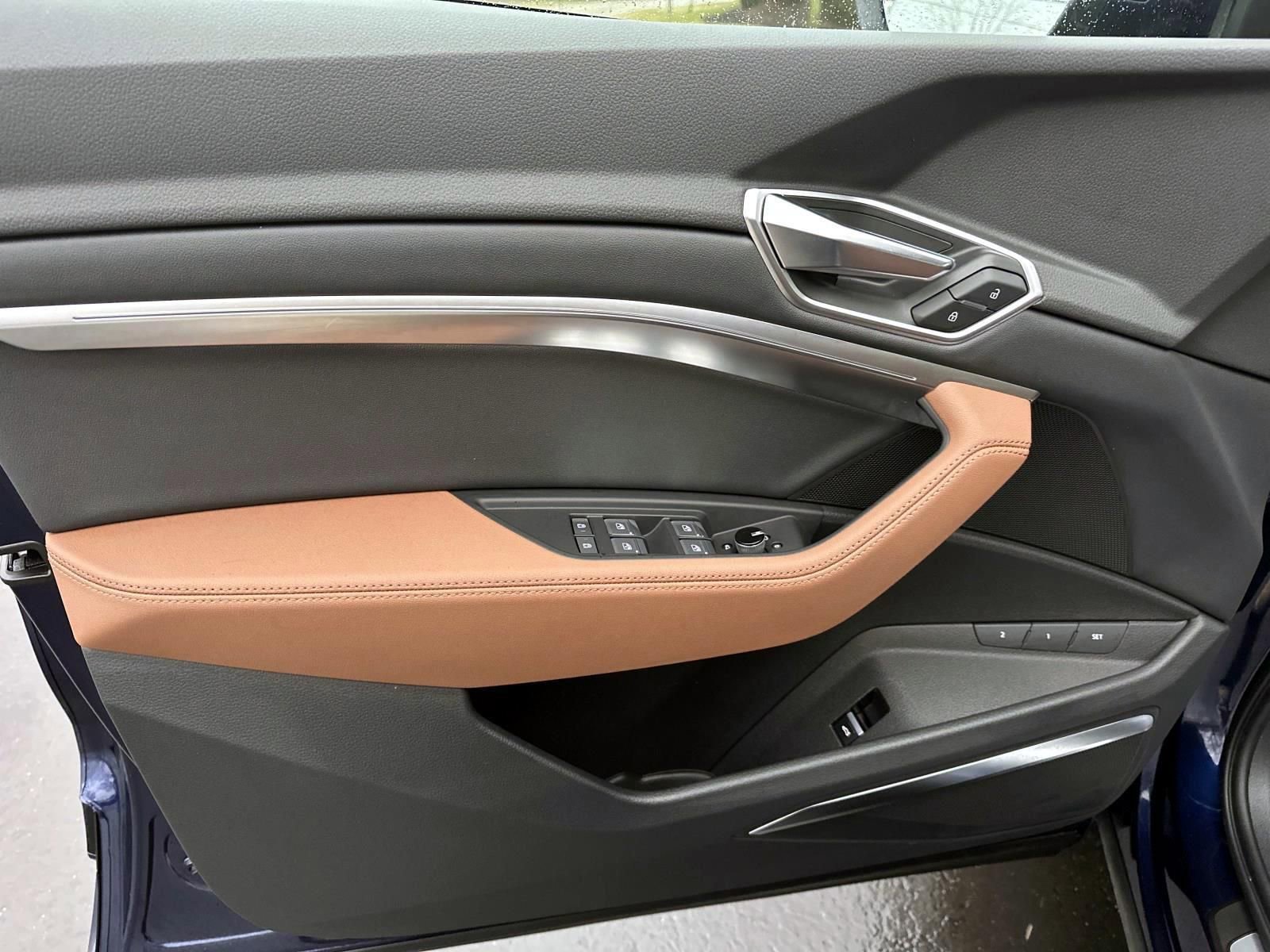 Used 2022 Audi e-tron Premium Plus image 11