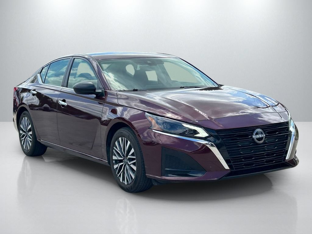 Used 2025 Nissan Altima 2.5 SV FWD video 3