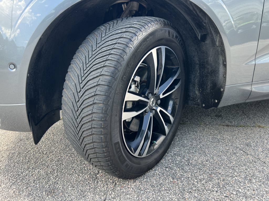 Used 2019 Volvo XC60 T5 Momentum w/ Premium Package AWD/4WD image 22
