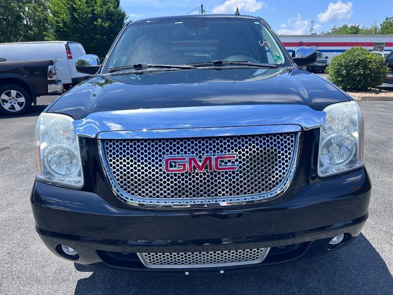 Used 2013 GMC Yukon Denali AWD/4WD image 8