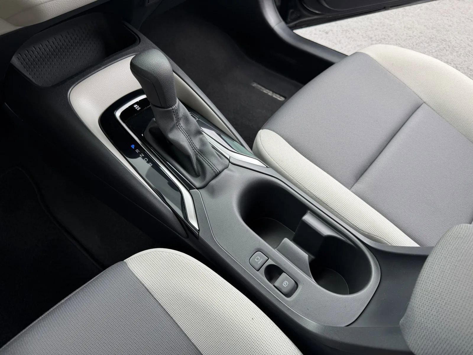 Used 2024 Toyota Corolla LE image 33