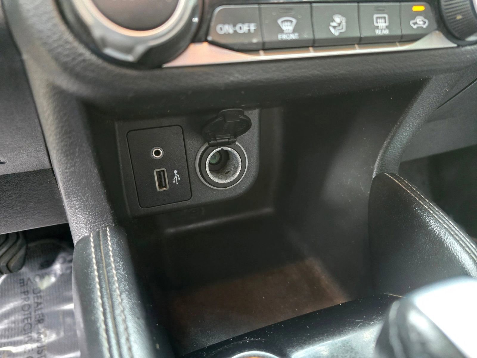 Used 2019 Nissan Kicks SV image 25