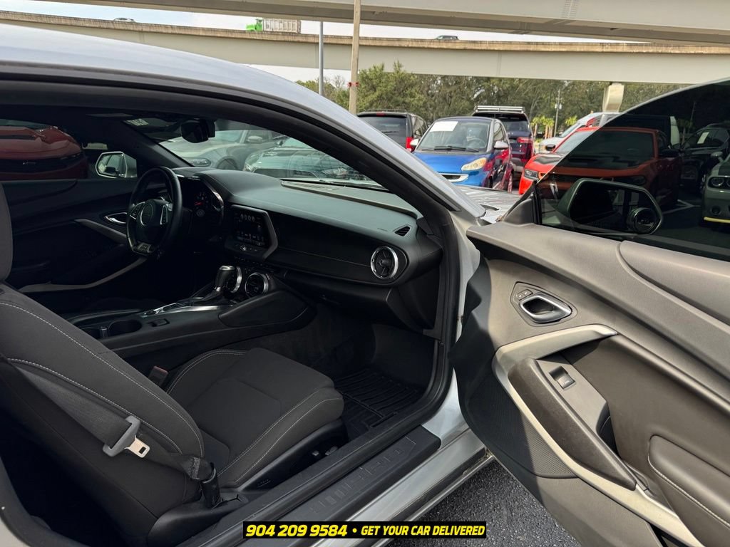 Used 2018 Chevrolet Camaro SS RWD image 31