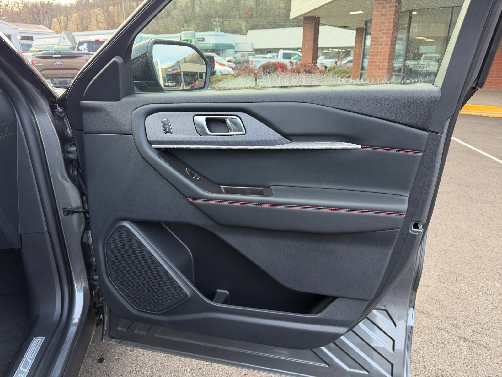 New 2025 Ford Explorer ST-Line w/ Premium Package image 16