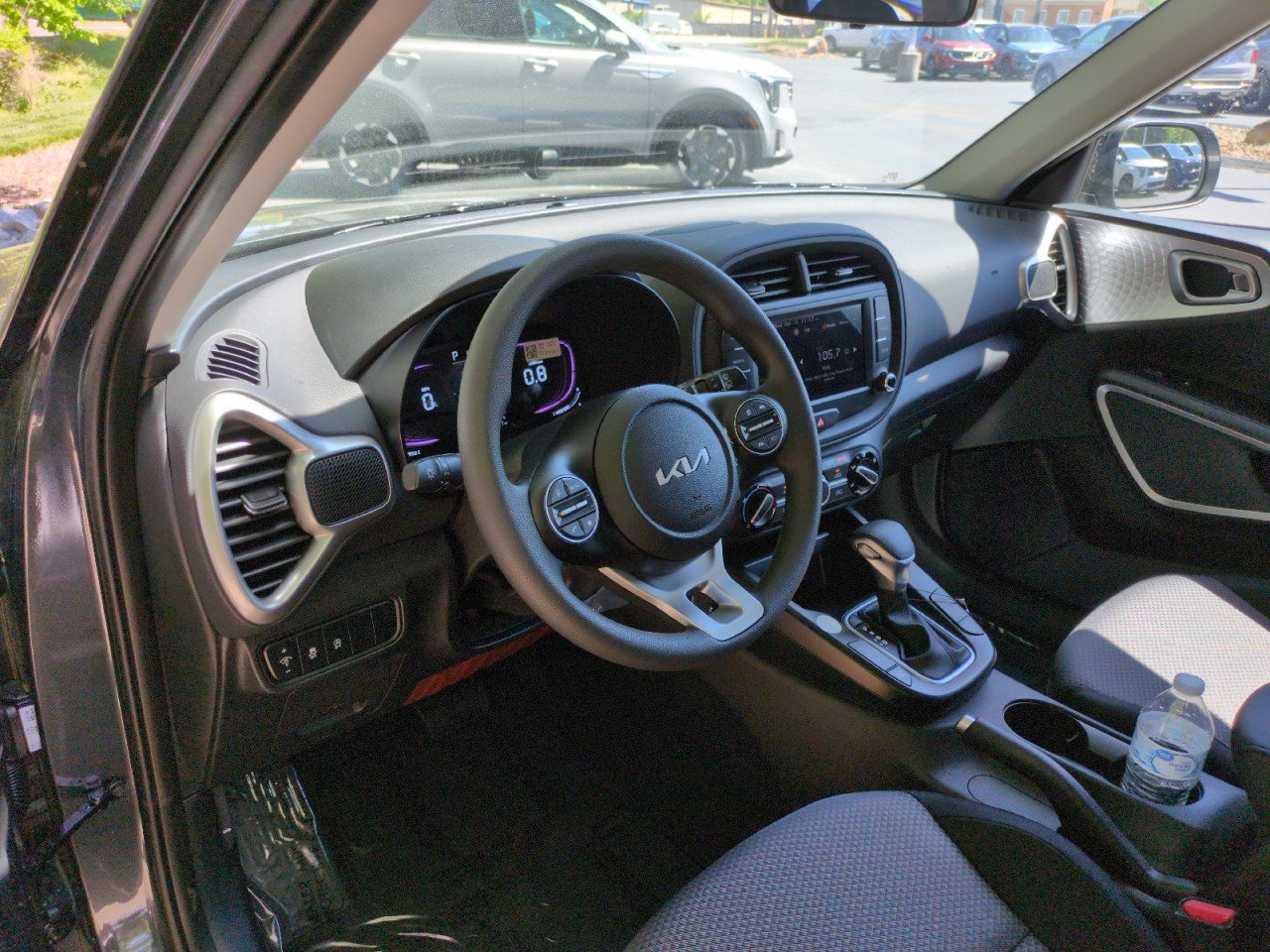 New 2025 Kia Soul LX w/ LX Technology Package FWD image 19