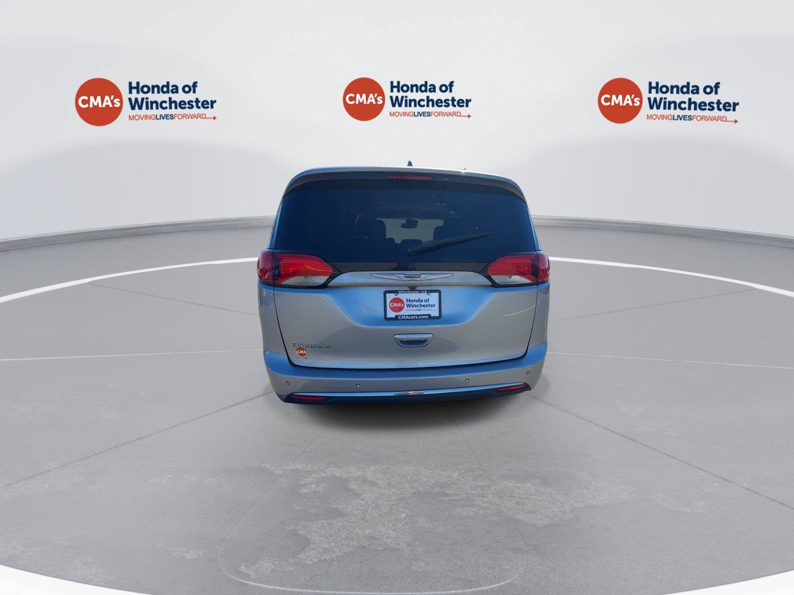 Used 2019 Chrysler Pacifica Touring Plus w/ Advanced Safetytec Group FWD image 7