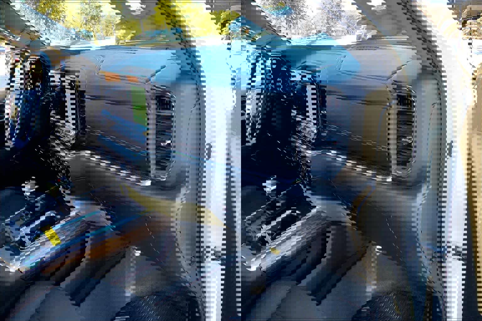 Used 2025 Chevrolet Silverado 1500 LT image 19