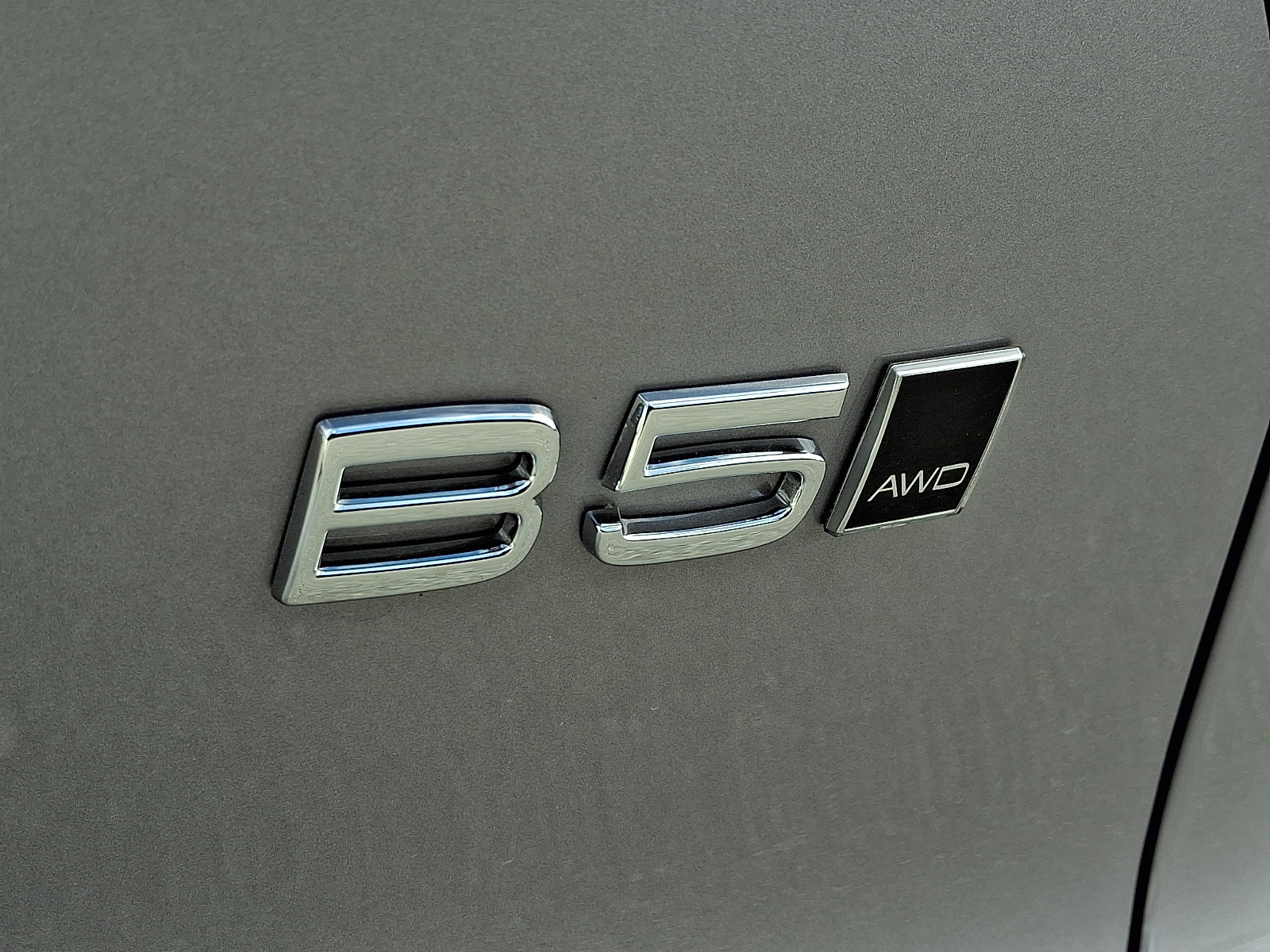 New 2026 Volvo XC40 B5 Plus w/ Climate Package AWD/4WD image 15
